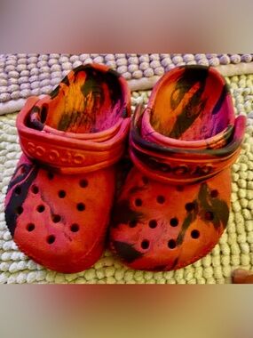 Crocs kids C6 Red and Black Slip-On Clogs - Comfortable Everyday Shoes